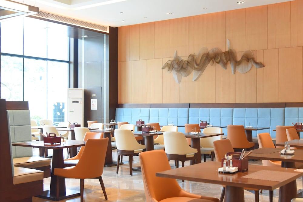 Hilton Garden Inn Shiyan Shiyan  Exterior photo
