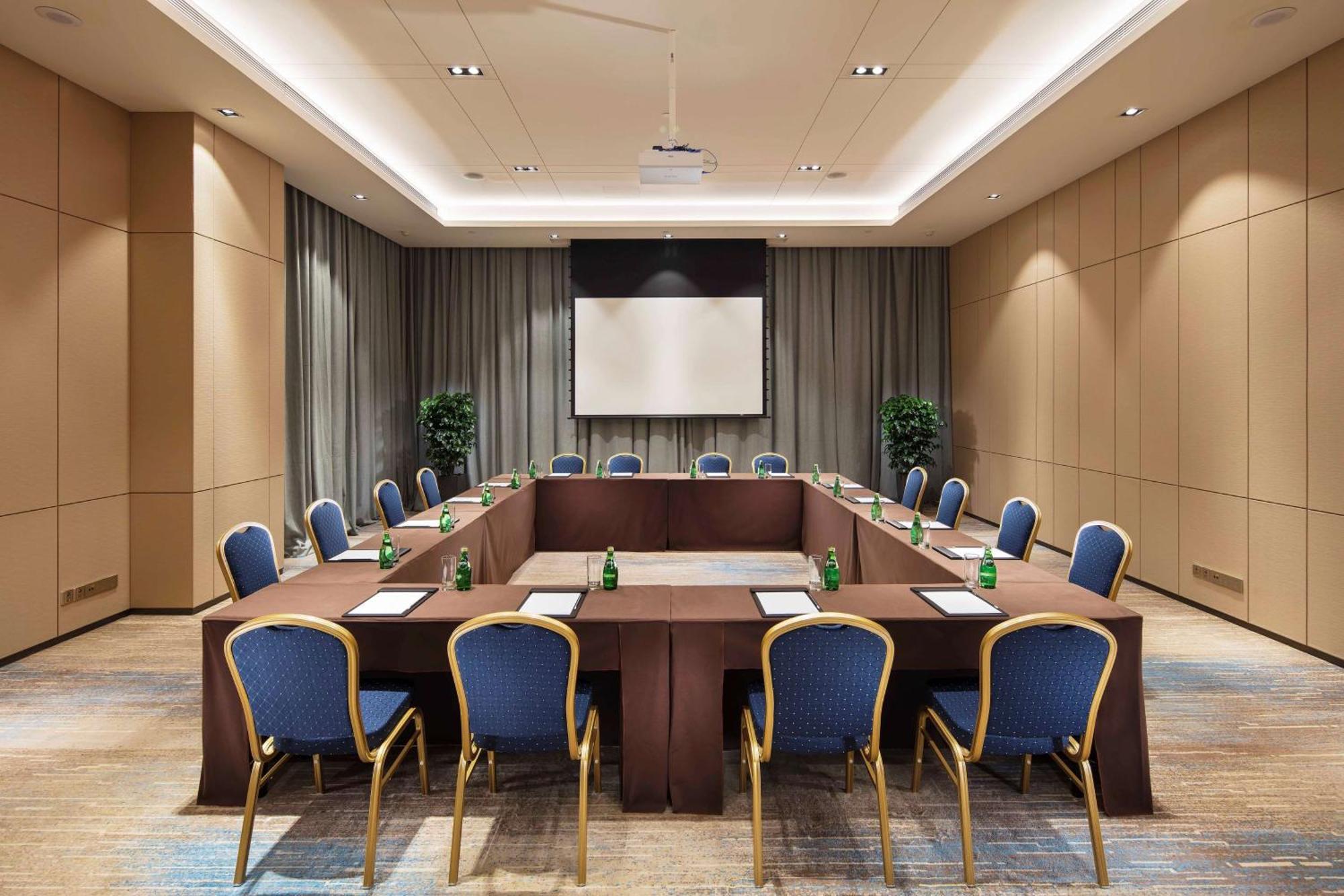 Hilton Garden Inn Shiyan Shiyan  Exterior photo