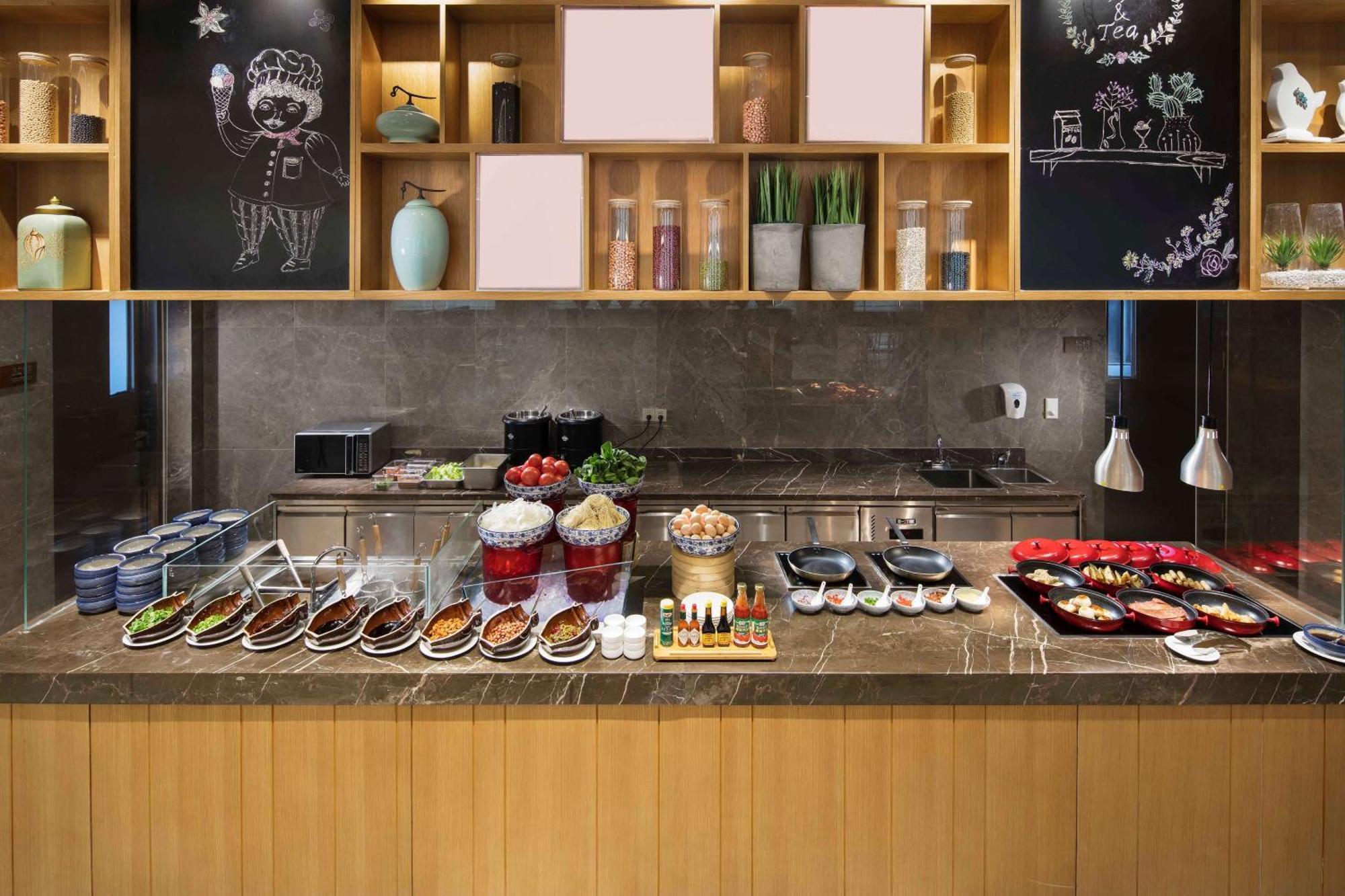 Hilton Garden Inn Shiyan Shiyan  Exterior photo
