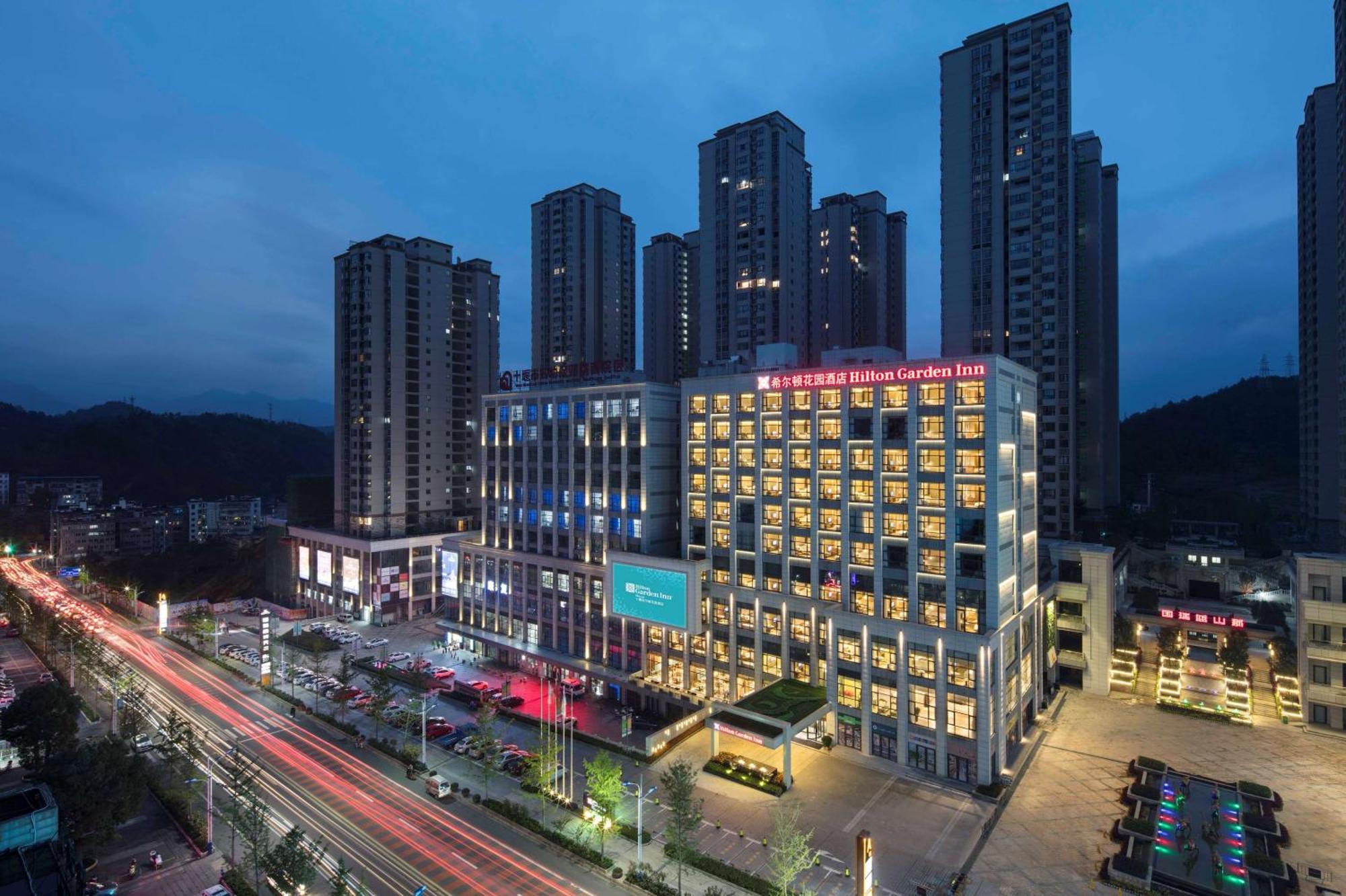 Hilton Garden Inn Shiyan Shiyan  Exterior photo